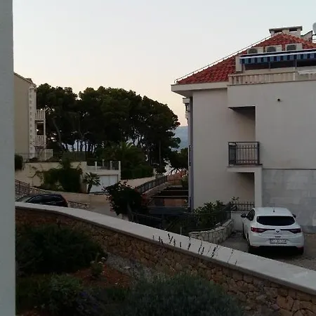 Dalmatino Lägenhet *